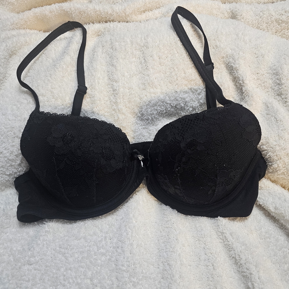 Victoria's Secret Body By Victoria Lined Demi bra in size 32C